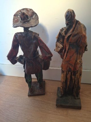 Figuras de papel maché