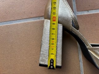 Sandalias doradas tacón alto Buiñarotti