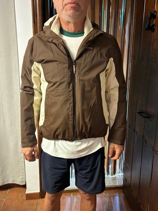 Chaqueta de nieve marrón y beige
