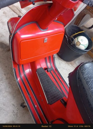 Vespa 200-DN Roja