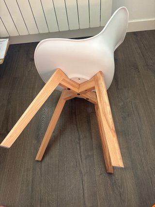 Silla Nórdica Blanca y Madera