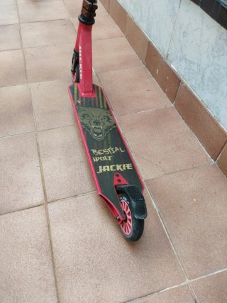 Patinete Bestial Wolf Jackie Rojo