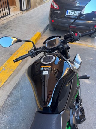 Kawasaki Z900 2024 + Extras (2500km)
