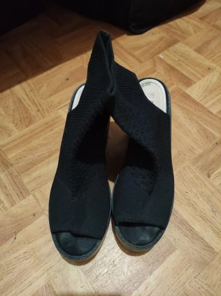 Zapatos Mujer Talla 39,40 Negro y Blanco. 5€ cada