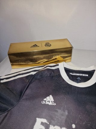 Camiseta Pharrell Williams x Real Madrid Humanrace