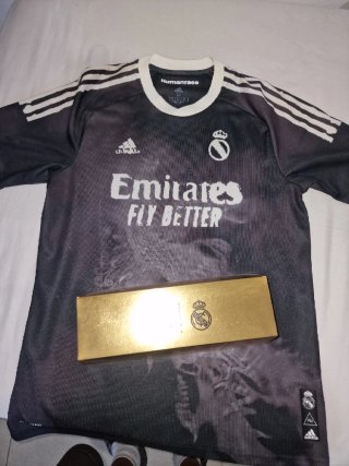 Camiseta Pharrell Williams x Real Madrid Humanrace