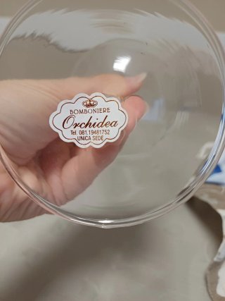 Calici da vino con stelo decorato