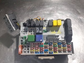 CAJA RELES / FUSIBLES OPEL ZAFIRA A * 24431677