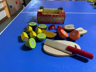 Juego Frutas Madera Cortar