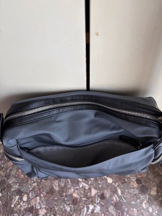 Bolso bandolera gris Mandarina Duck