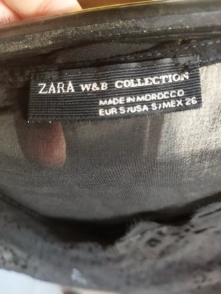Camiseta Zara Talla S.Troquelada delante.
