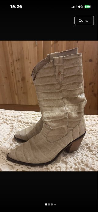 Botas de piel beige hechas a mano