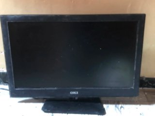Televisión OKI negra buen estado