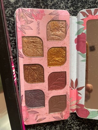 Sombras de ojos, paletas de maquillaje.
