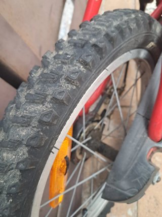 Bici infantil BTWIN roja
