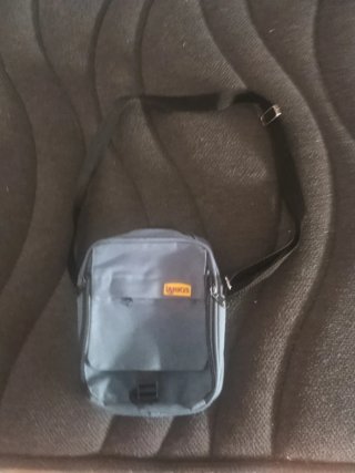 Bolso bandolera gris