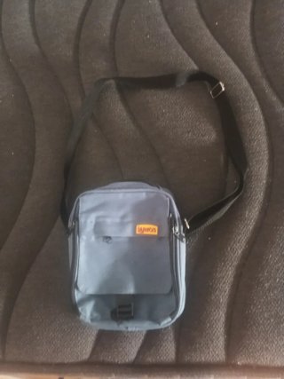 Bolso bandolera gris