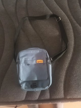 Bolso bandolera gris