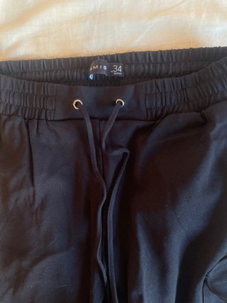 Pantalón de chándal negro con bolsillos