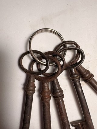 Lote 5 llaves antiguas rústicas
