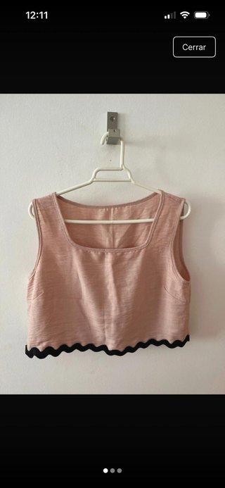 Top rosa palo festoneado SHEIN talla L