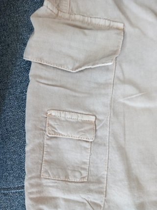 Pantalón cargo tiro medio
