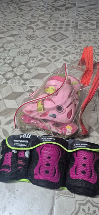Patines rosas talla 30-32