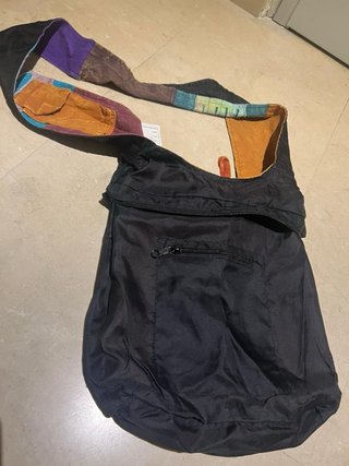 Bolso boho nuevo con etiqueta con símbolo Om