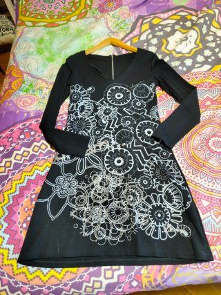Vestido Desigual Negro Estampado Flores