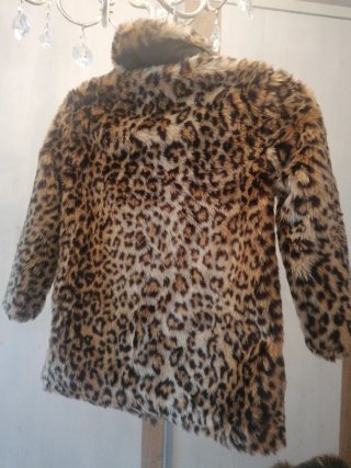 Abrigo niña estampado animal