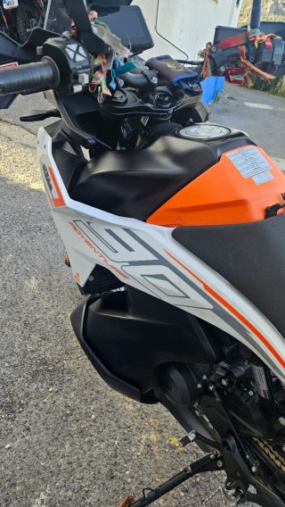 KTM 790 Adventure - Blanca y Naranja