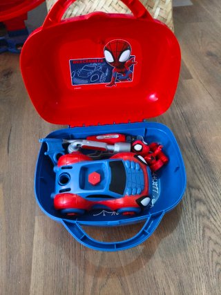 Disfraces, Play-Doh y Música