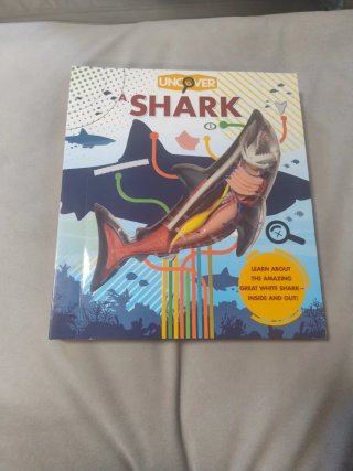 Libro interactivo 3D Uncover a Shark (en inglés