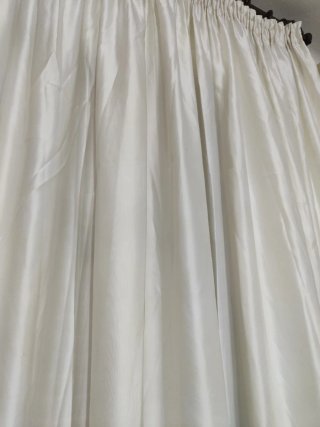 Cortinas de raso blancas