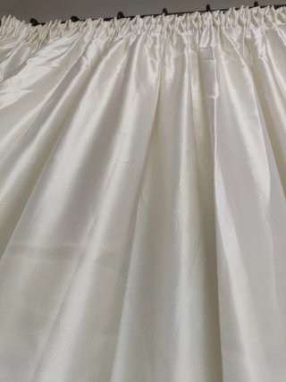 Cortinas de raso blancas