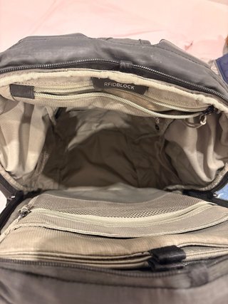 Mochila Thule Antirrobo 21L Viaje Impermeable
