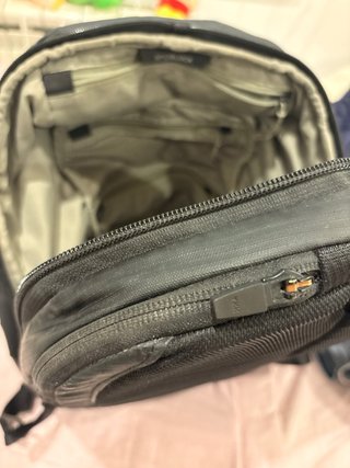Mochila Thule Antirrobo 21L Viaje Impermeable