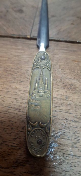 Carta antigua con figura religiosa