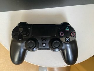 Consola PS4 Negra