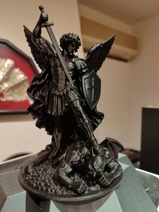 Arcángel San Miguel Figura Negra
