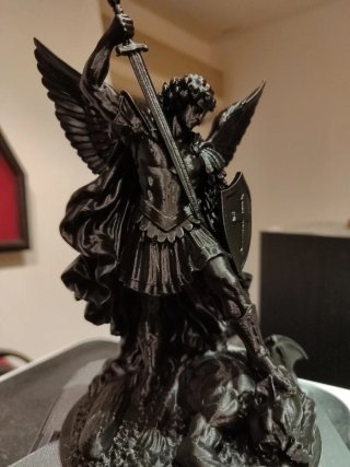 Arcángel San Miguel Figura Negra