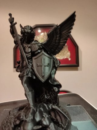 Arcángel San Miguel Figura Negra
