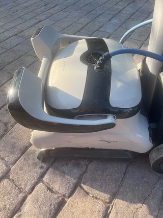 Robot Limpiafondos Piscina Dolphin 5