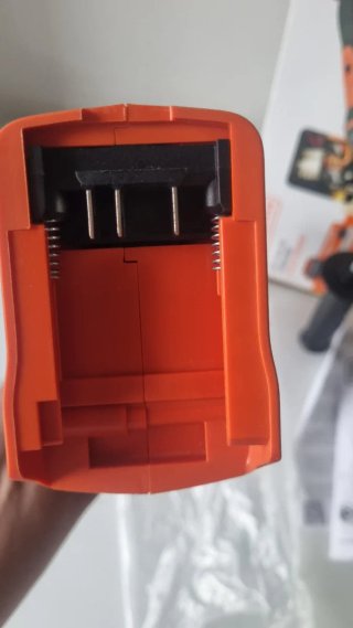 Smerigliatrice angolare BLACK+DECKER 18V