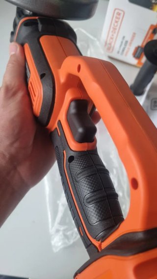 Smerigliatrice angolare BLACK+DECKER 18V