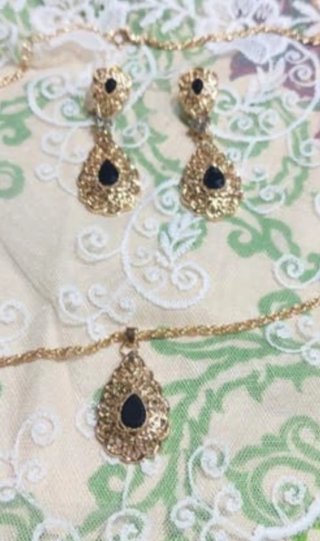 Conjunto Baturra: Collar y Pendientes