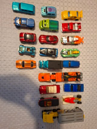Hot Wheels Varios Coches y Camiones