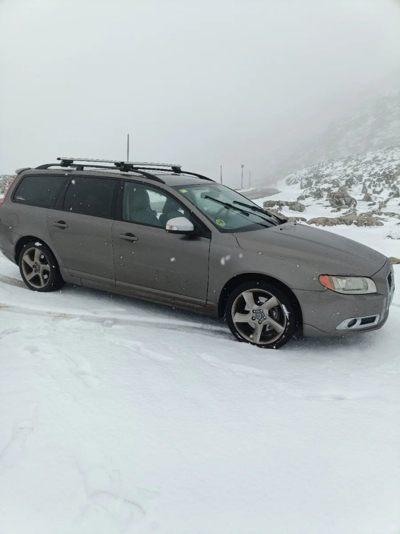 Volvo V70 2010 - foto 1