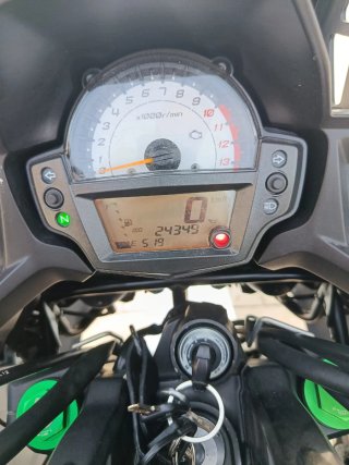 Kawasaki Versys 650 Blanca