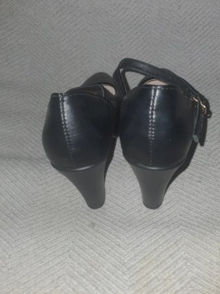 Tacones negros